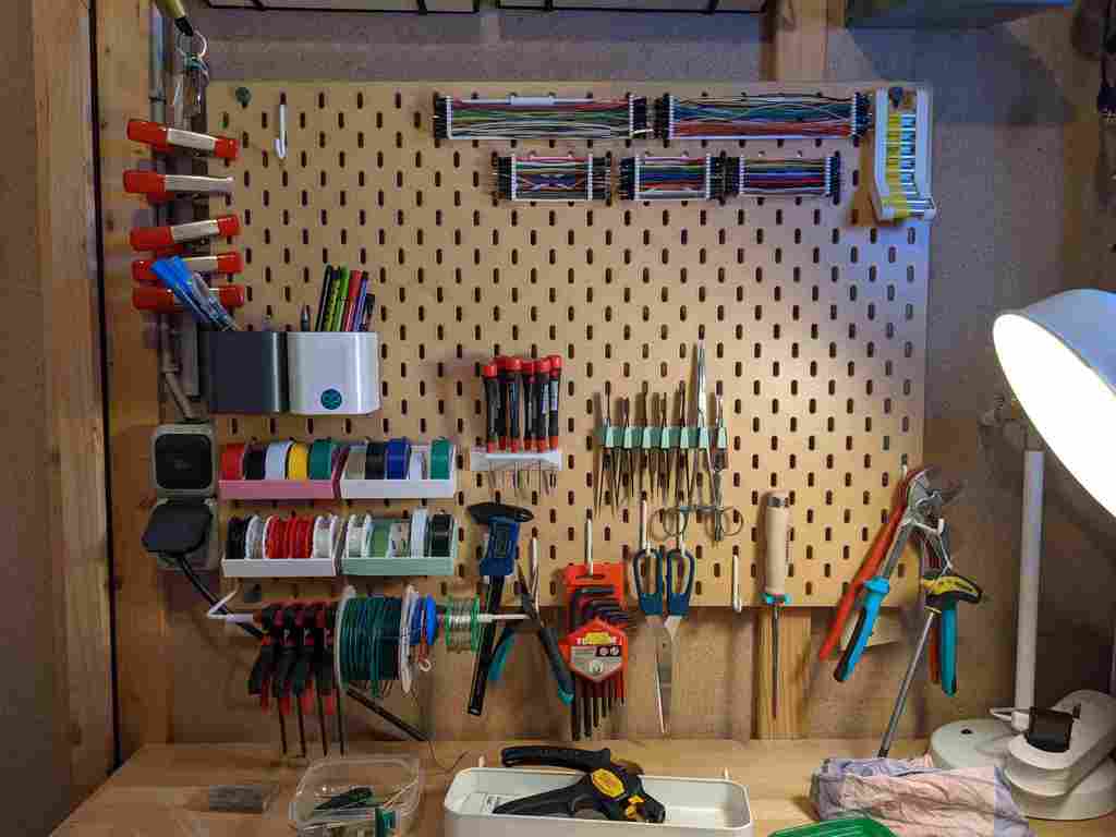 Giá đỡ nhíp cho hệ thống bảng ghim Skadis của Ikea