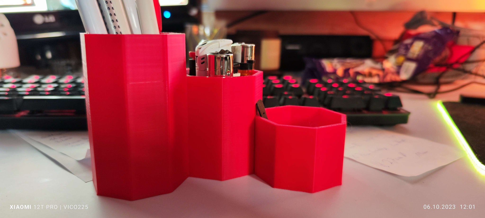 Giá đỡ bàn làm việc hình bát giác 3 chiếc