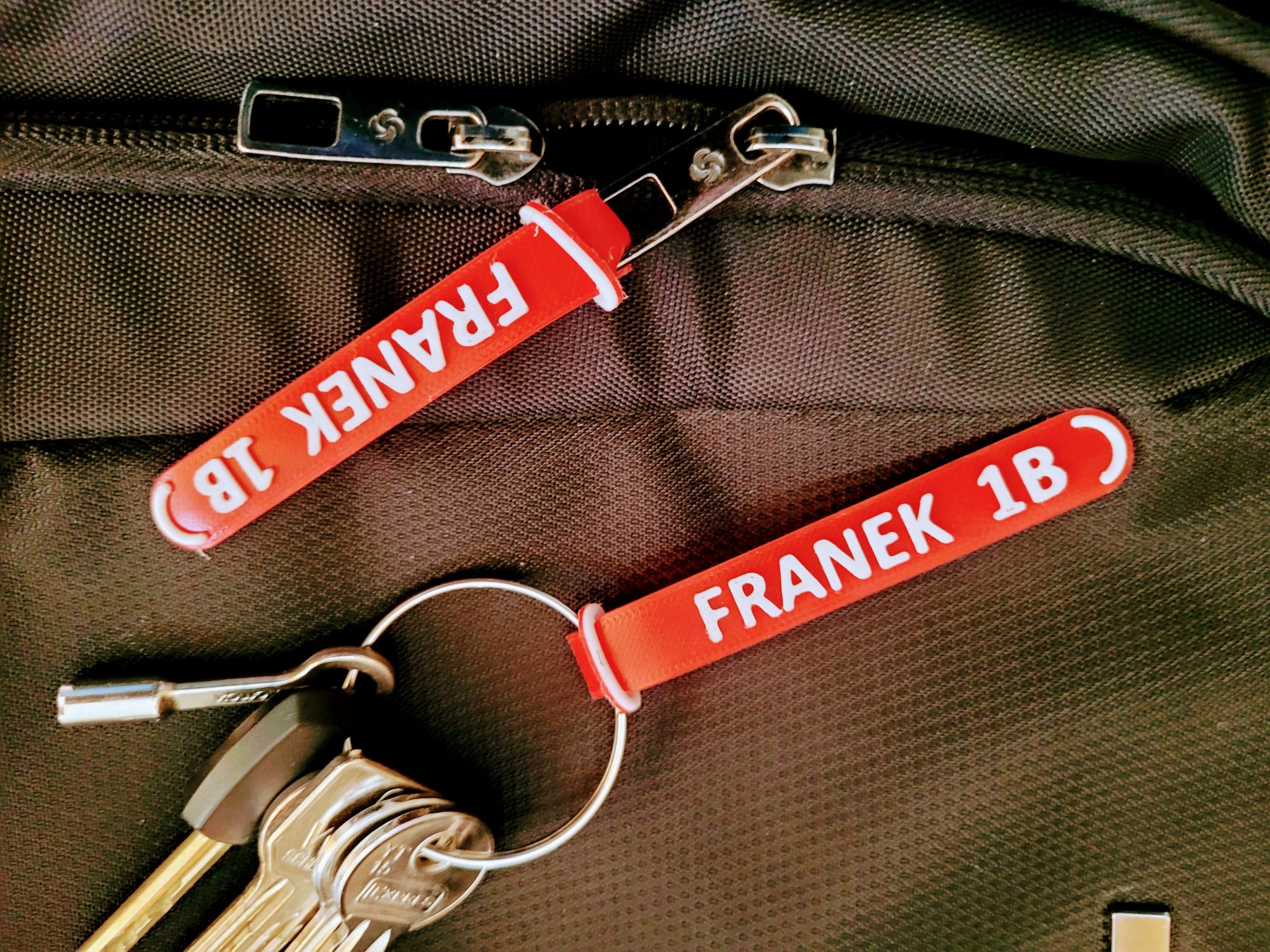 Thẻ TPU/Flex có khóa kéo - tùy chỉnh được