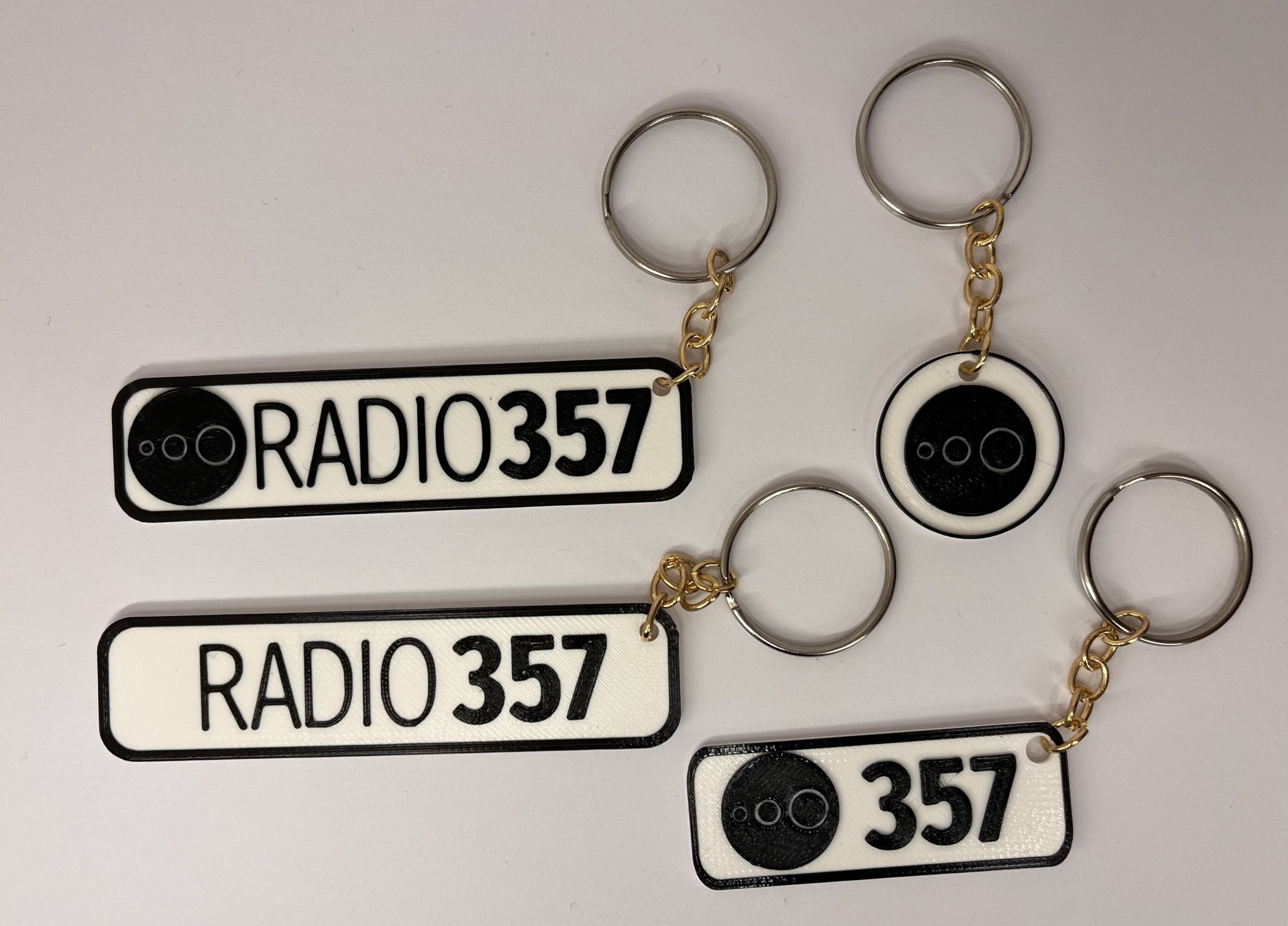 Bộ sưu tập móc khóa Radio 357 với thiết kế đa dạng