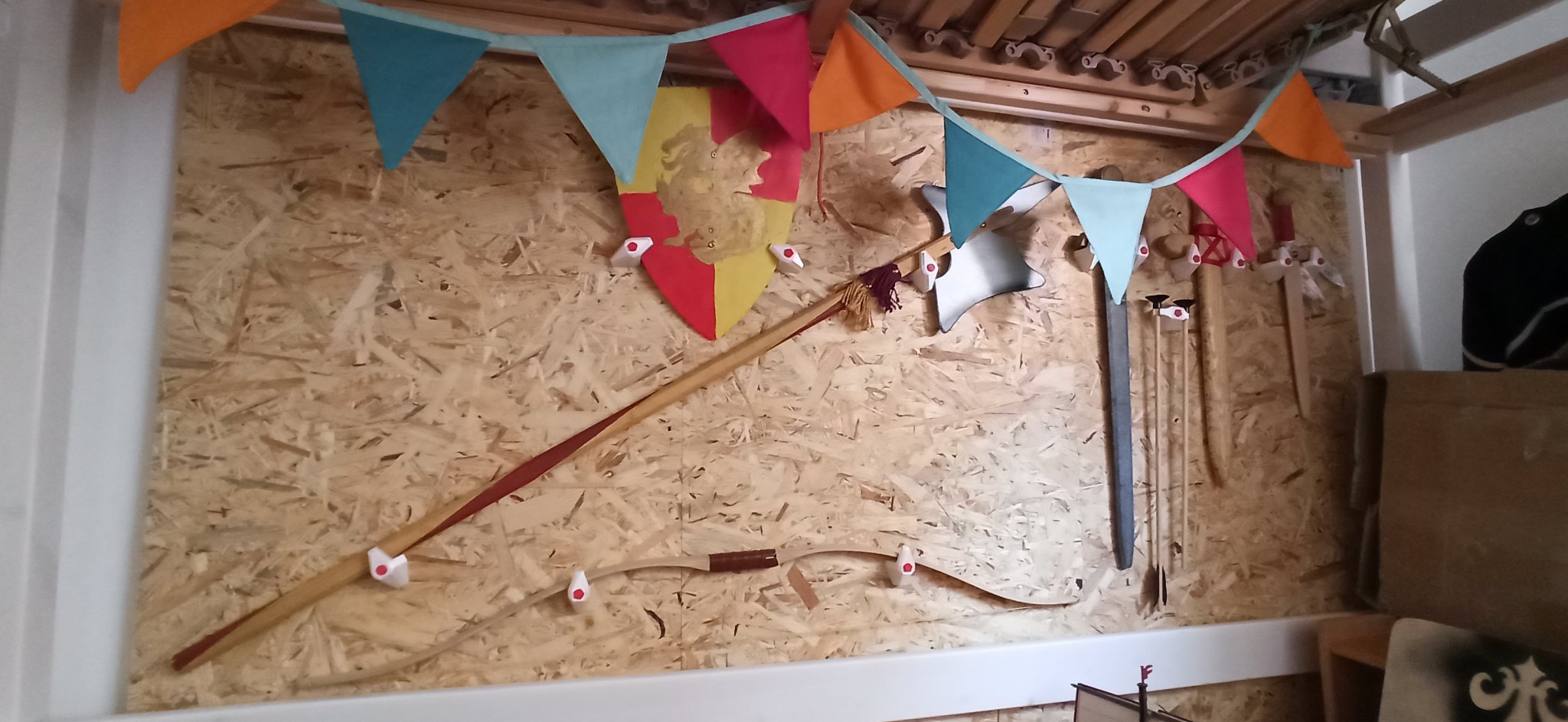 Giá treo vũ khí cho trẻ em thời trung cổ