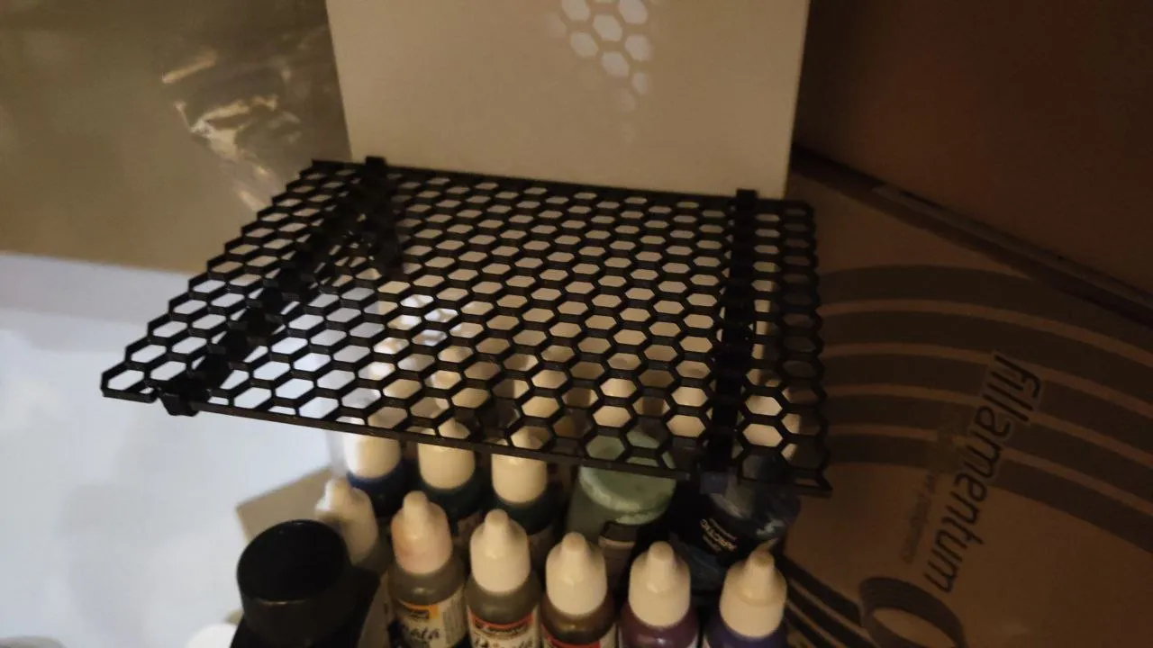 Kệ hình lục giác nhẹ gắn tường