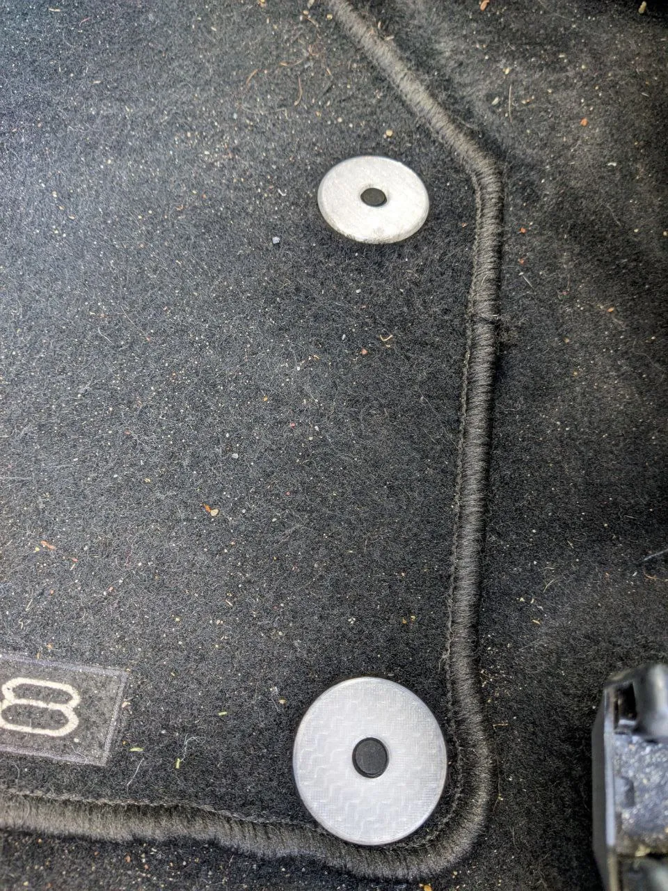 Kẹp thảm chân cho Peugeot 208-II (2020+)