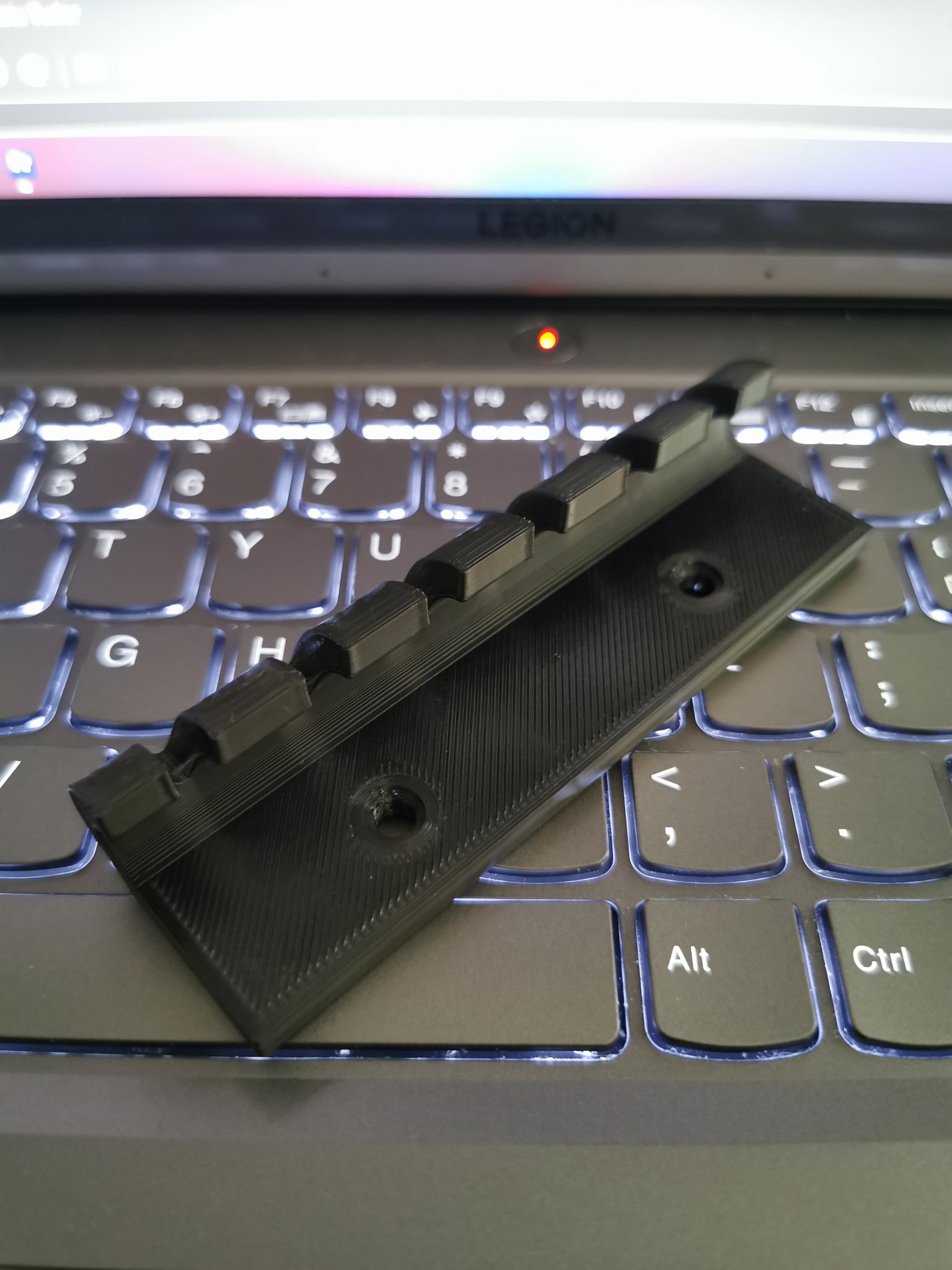 Giá đỡ dây cho máy sấy quần áo treo trần