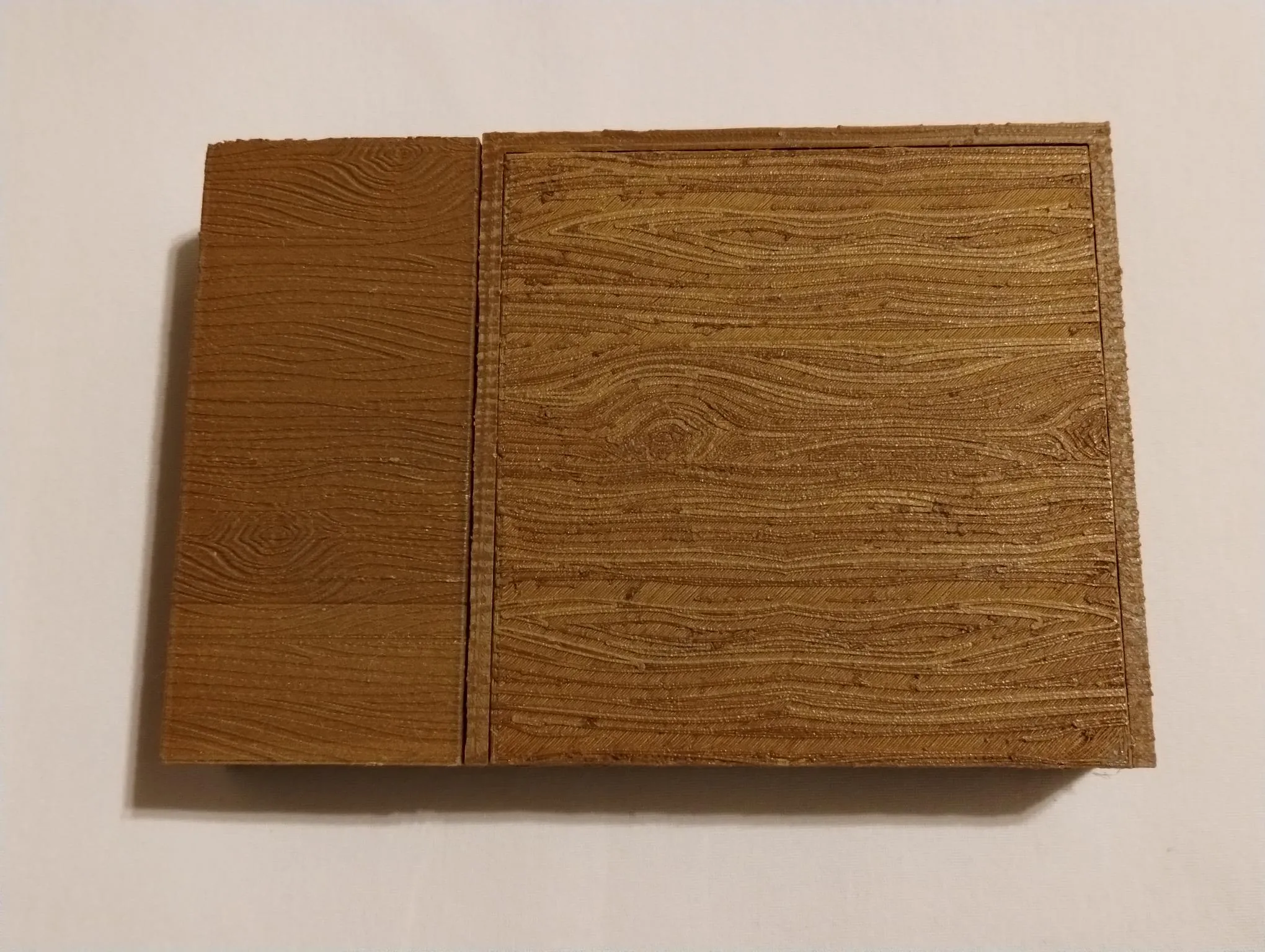 Hộp gỗ DND nhỏ gọn với tháp xúc xắc và các bộ theo dõi