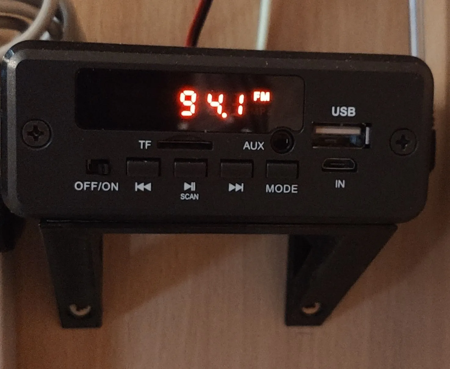 Đài phát thanh Bluetooth tích hợp ampli 806BT