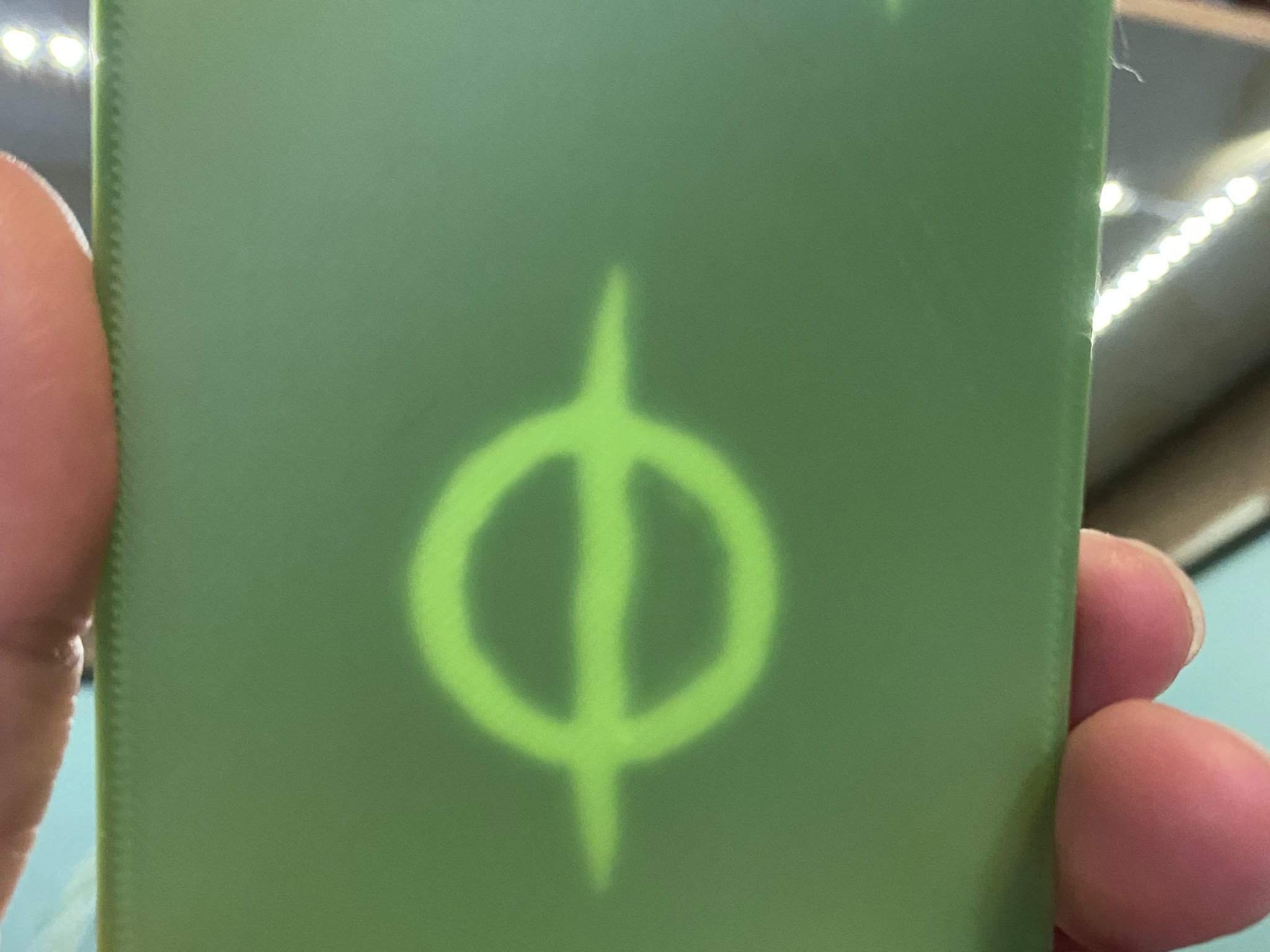 Phân chia thẻ bài MTG với biểu tượng mana Phyrexian