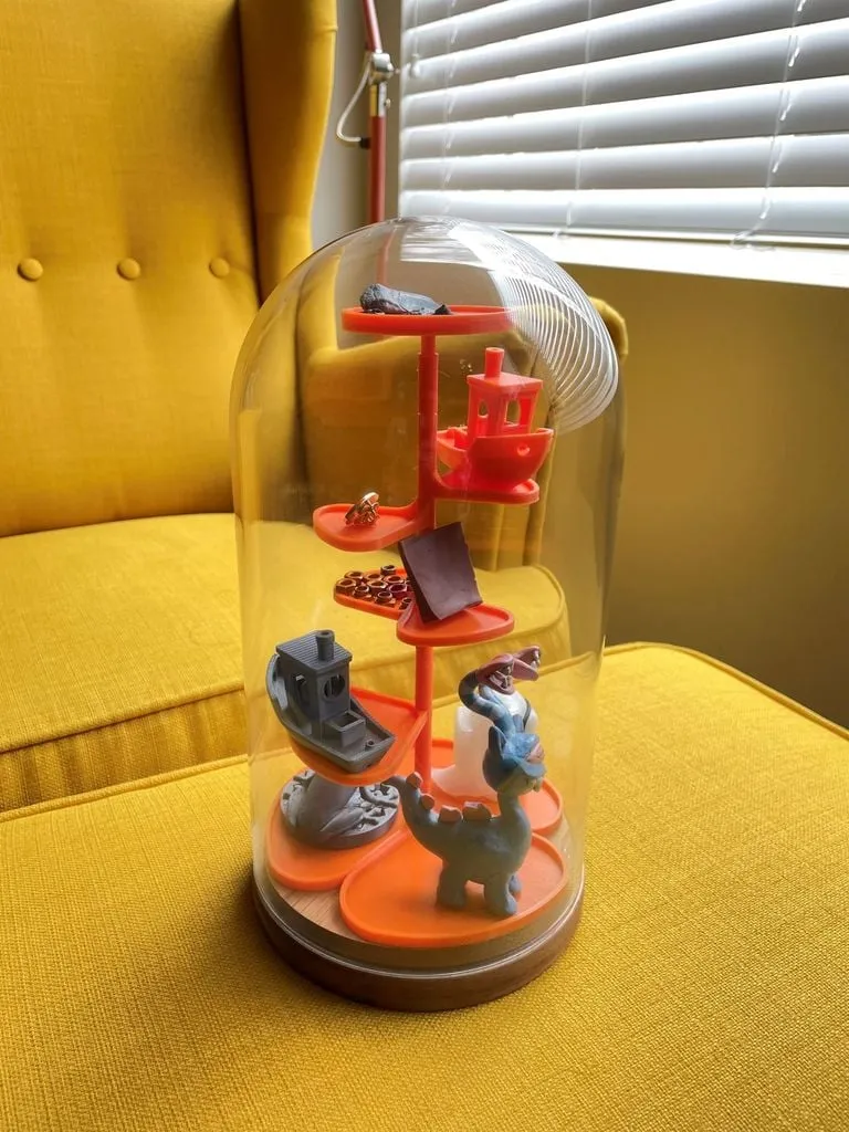 Giá đỡ trưng bày cho vỏ kính IKEA HARLIGA