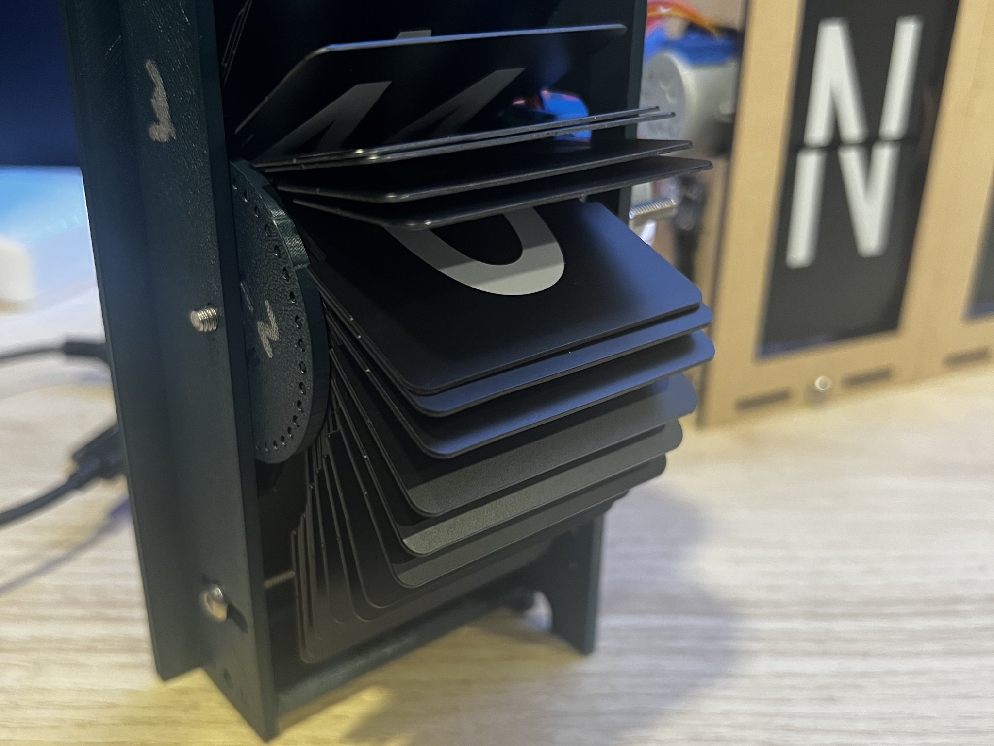 Vỏ mô-đun hiển thị Split-Flap thân thiện với máy in