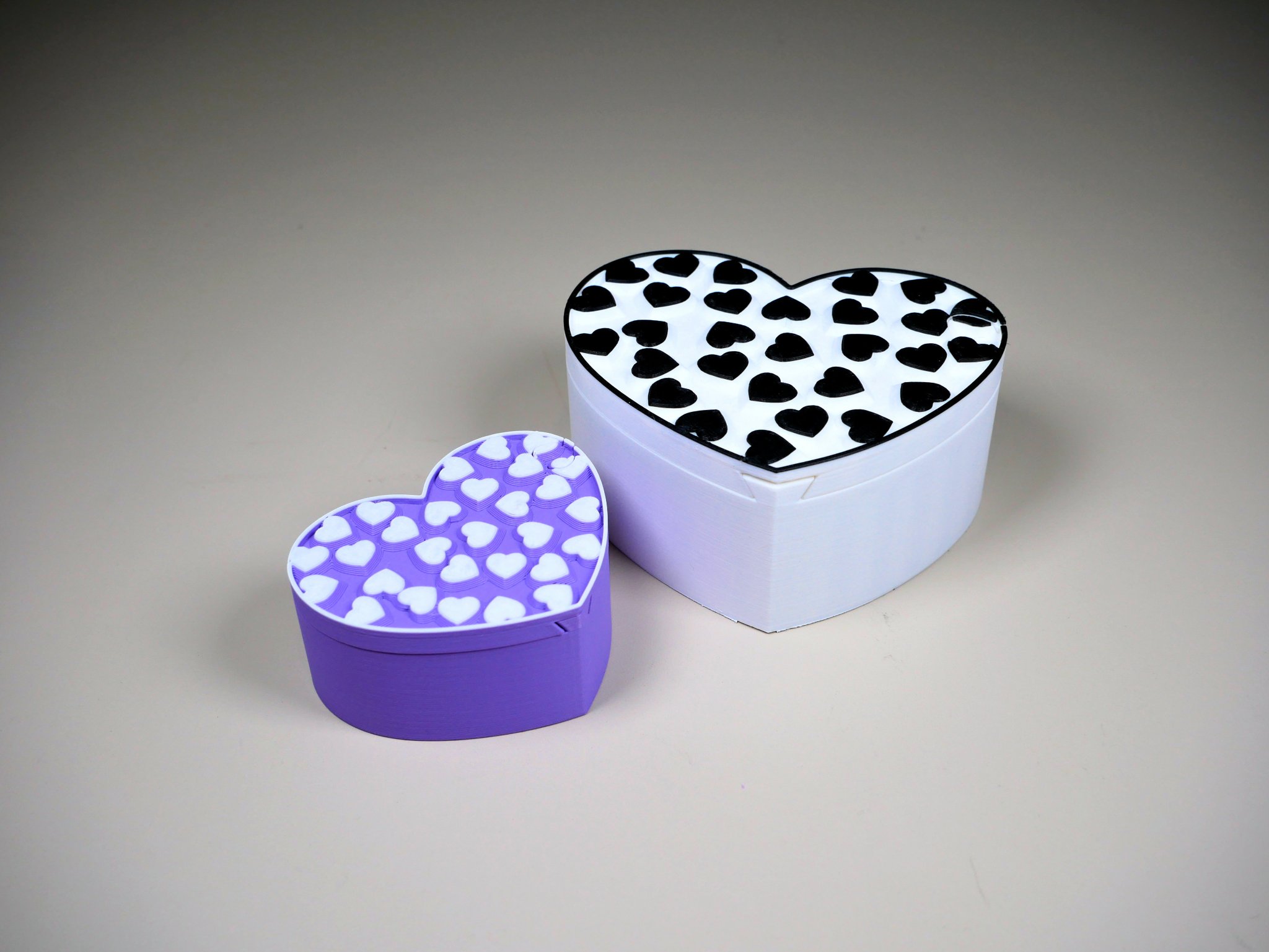 Hộp ghép hình trái tim bốn phần với hai kích thước