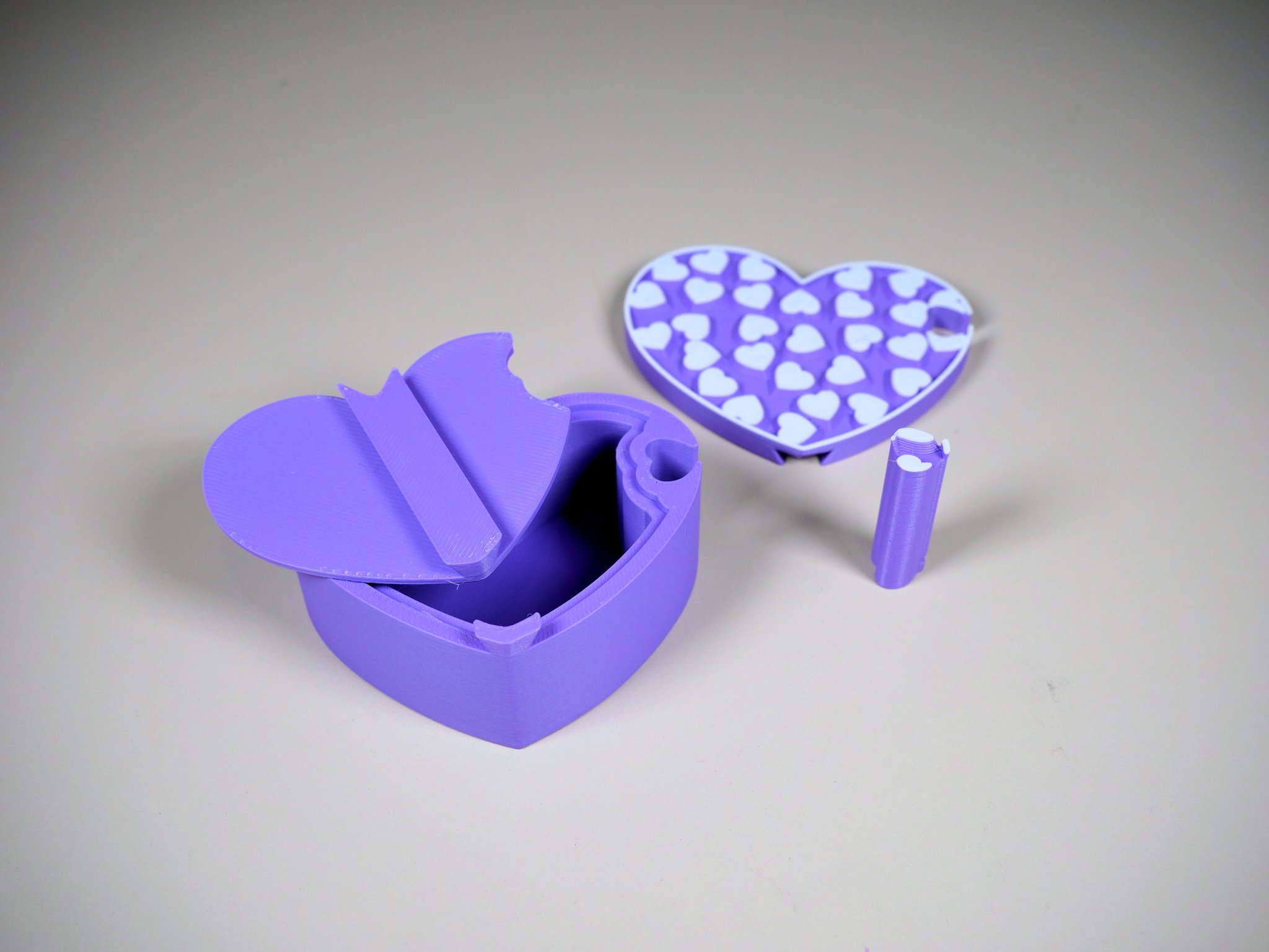 Hộp ghép hình trái tim bốn phần với hai kích thước