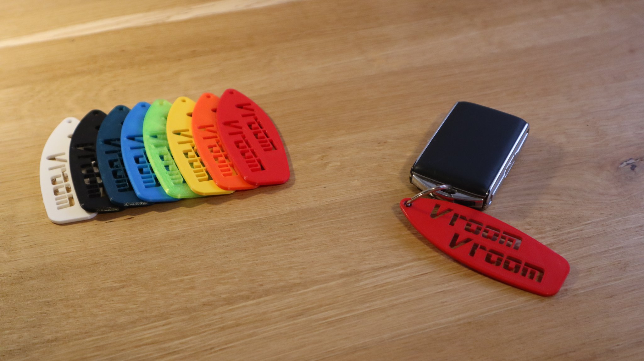 Móc khóa ô tô Vroom Vroom vui nhộn