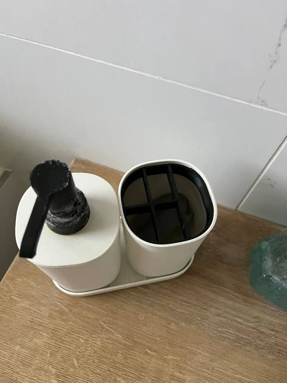 Giá đỡ bàn chải đánh răng tách biệt - Mẹo cho IKEA STORAVAN