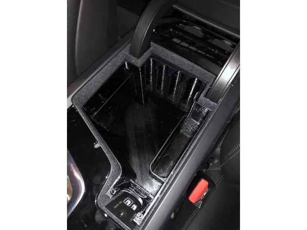 Tổ chức ngăn chứa trung tâm Volvo XC90