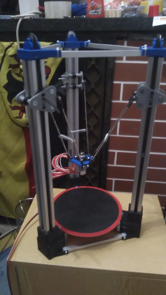 Máy in delta tự chế gần hoàn thành