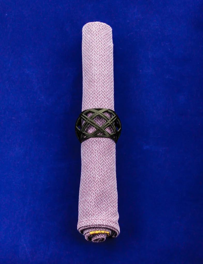 Thiết kế nhẫn ăn khăn được dệt chặt chẽ