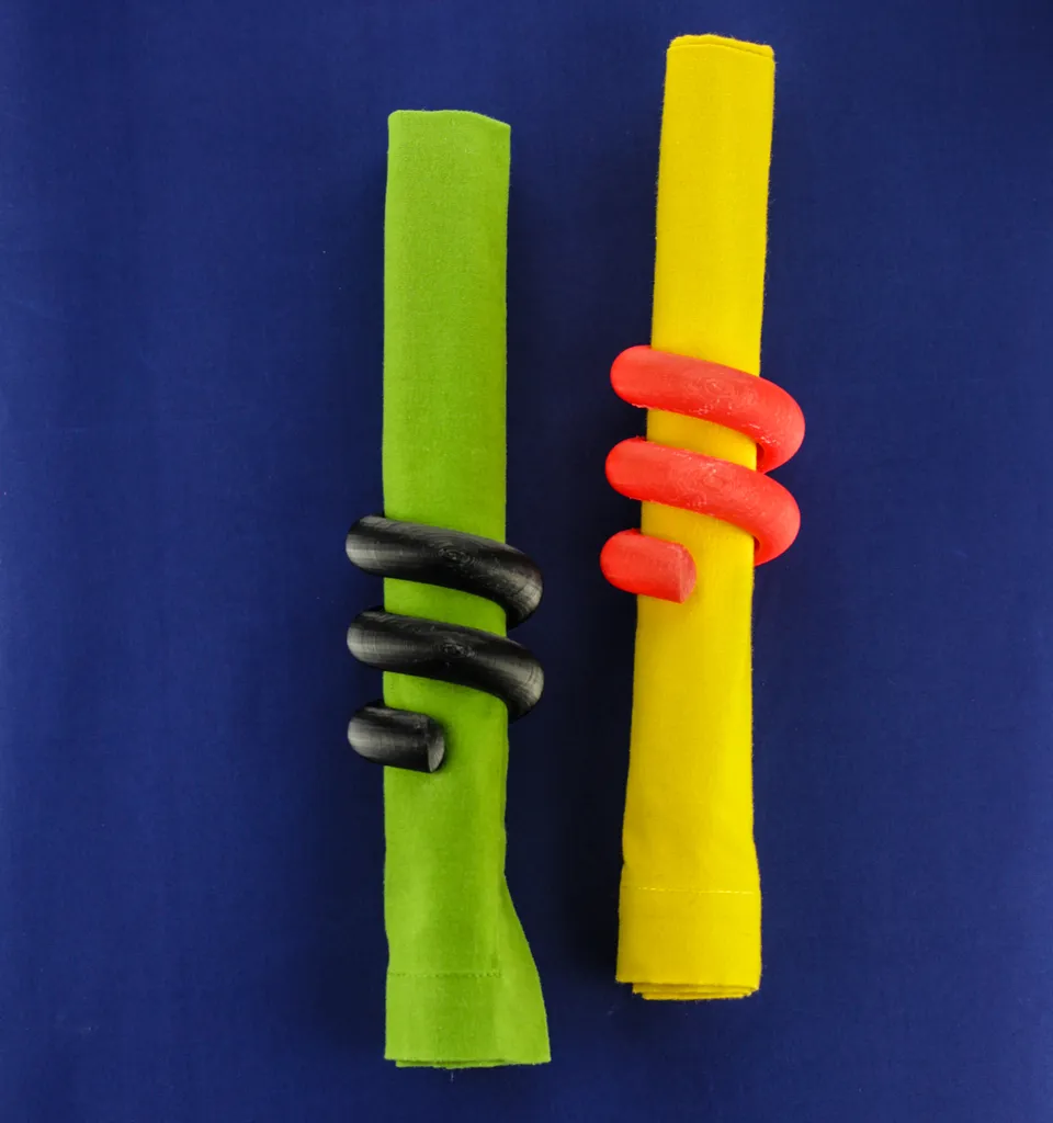 Vòng khăn ăn xoắn độc đáo cho bàn tiệc