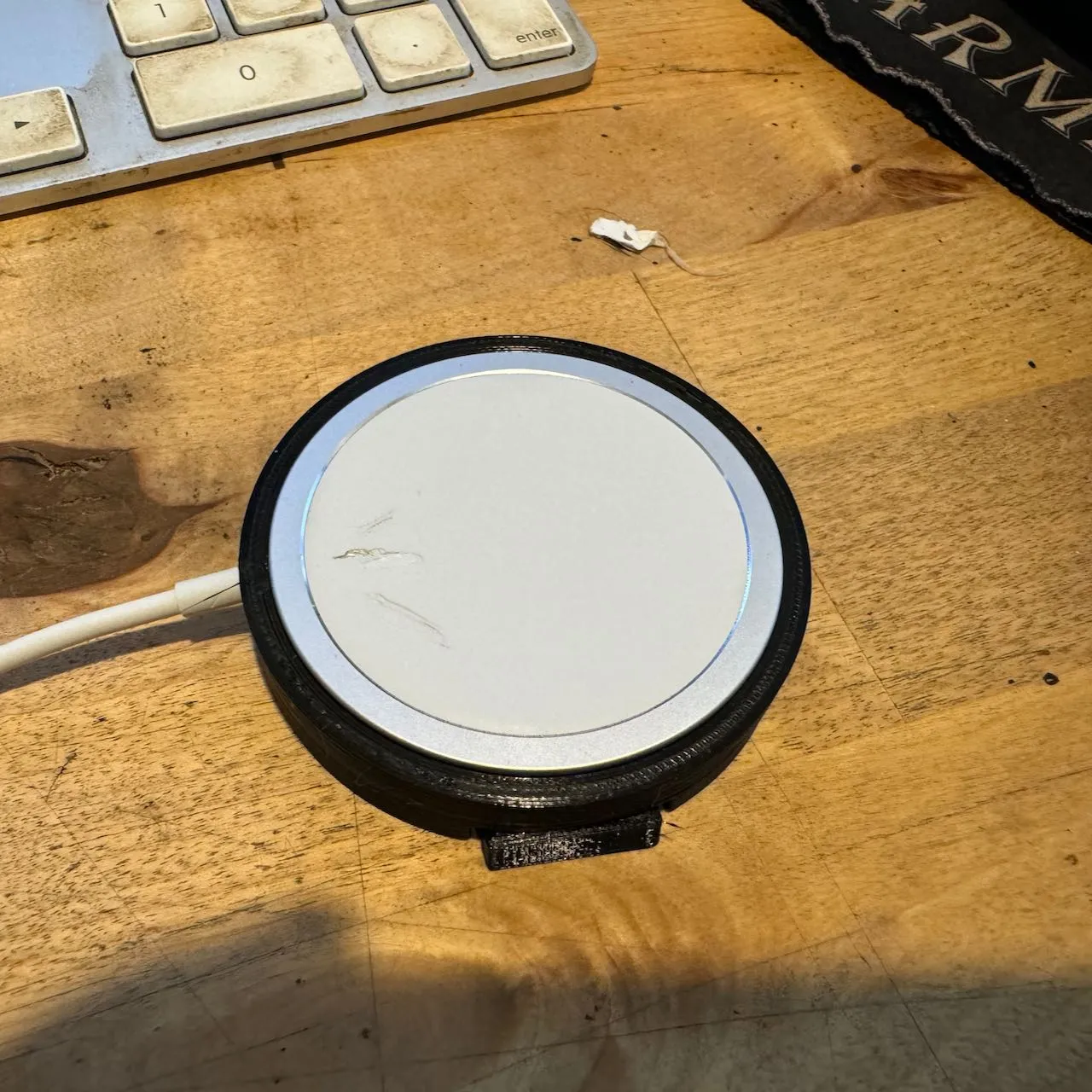 Giá đỡ Magsafe gọn nhẹ cho iPhone với chân đứng