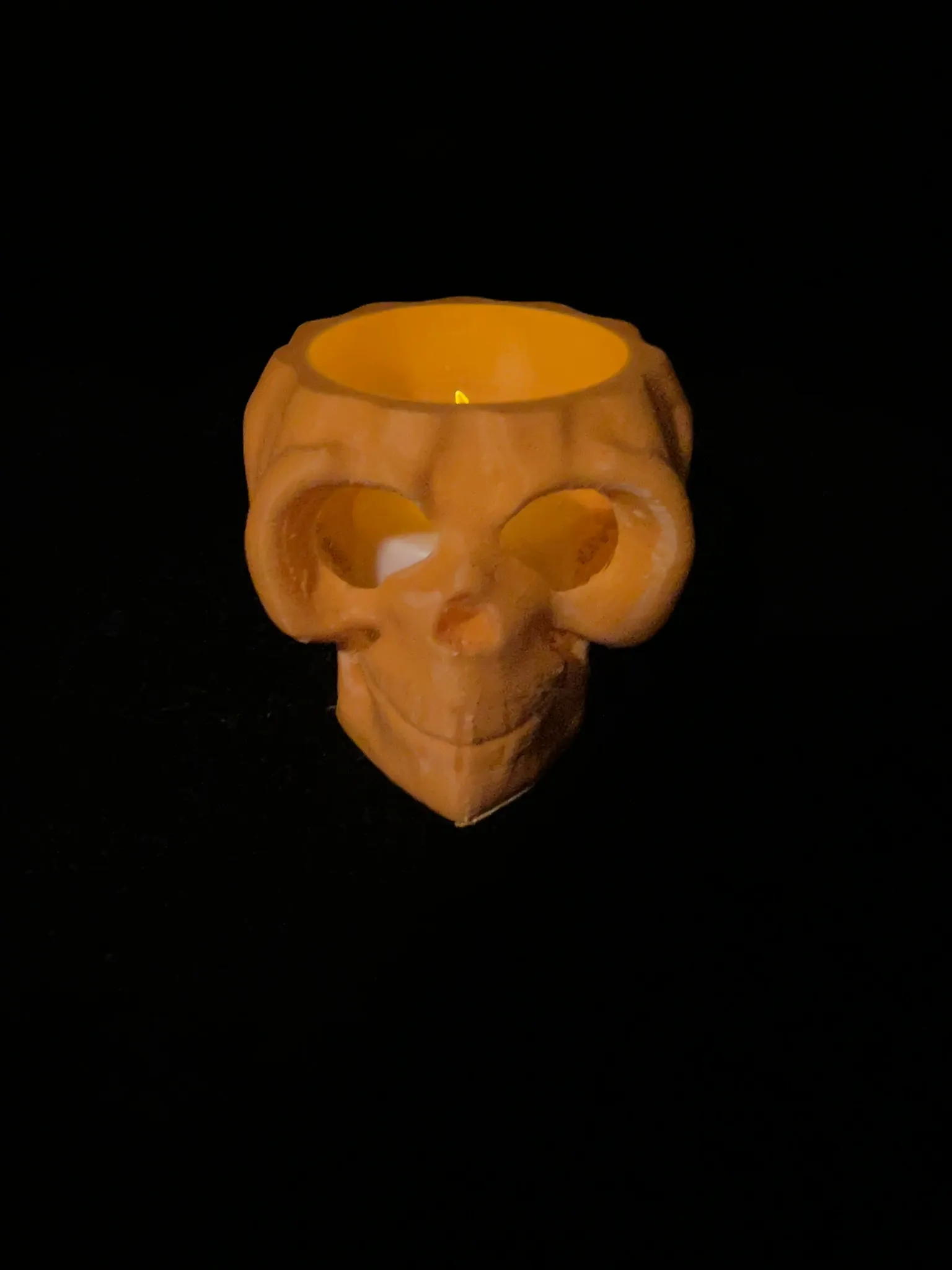 Đèn tealight hình đầu lâu thân thiện