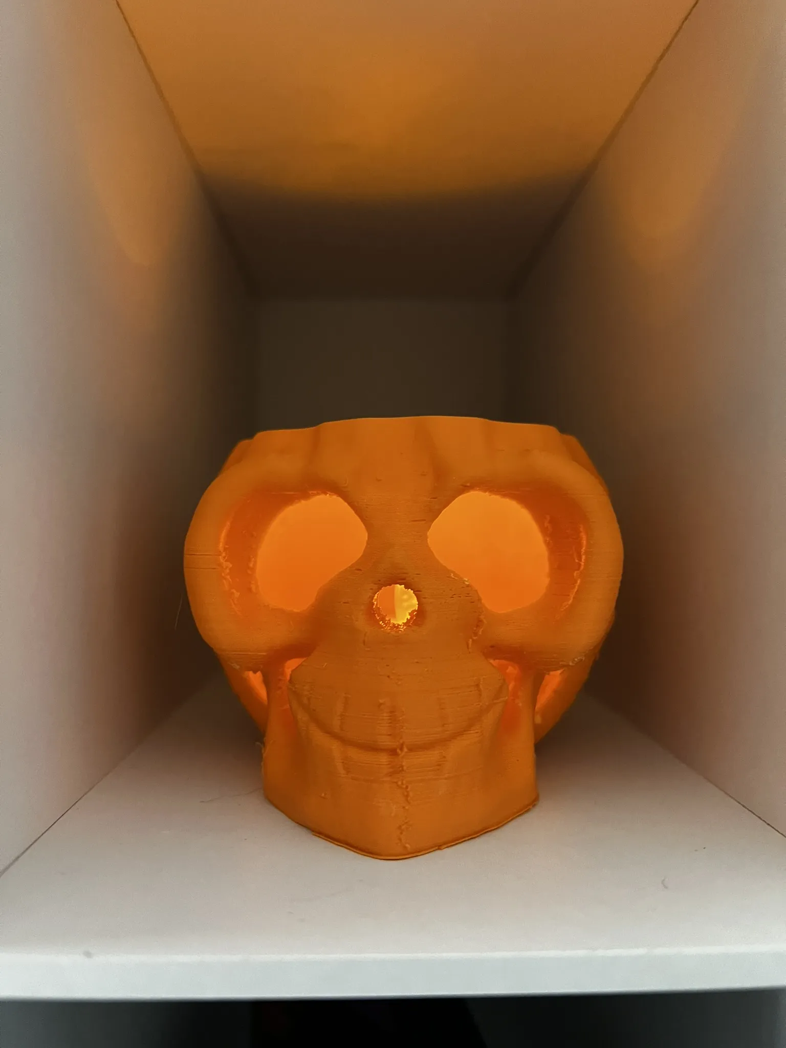 Đèn tealight hình đầu lâu thân thiện