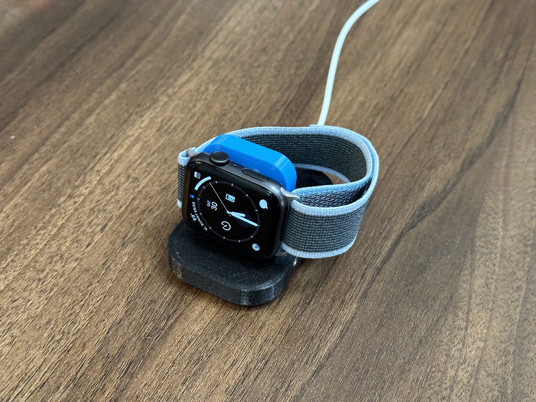 Giá đỡ Apple Watch gập gọn và di động