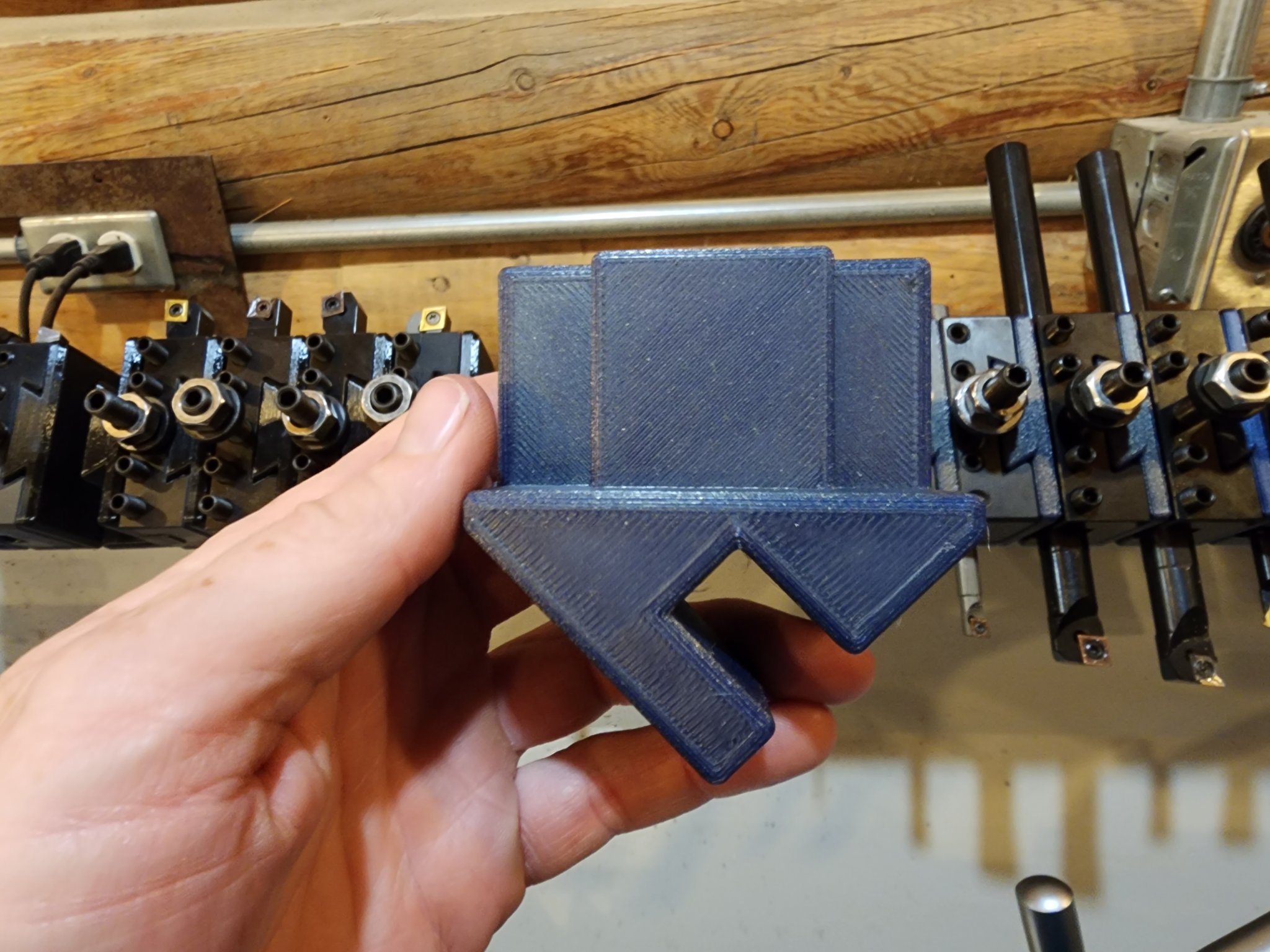 Giá đỡ dụng cụ AXA QCTP cho máy tiện