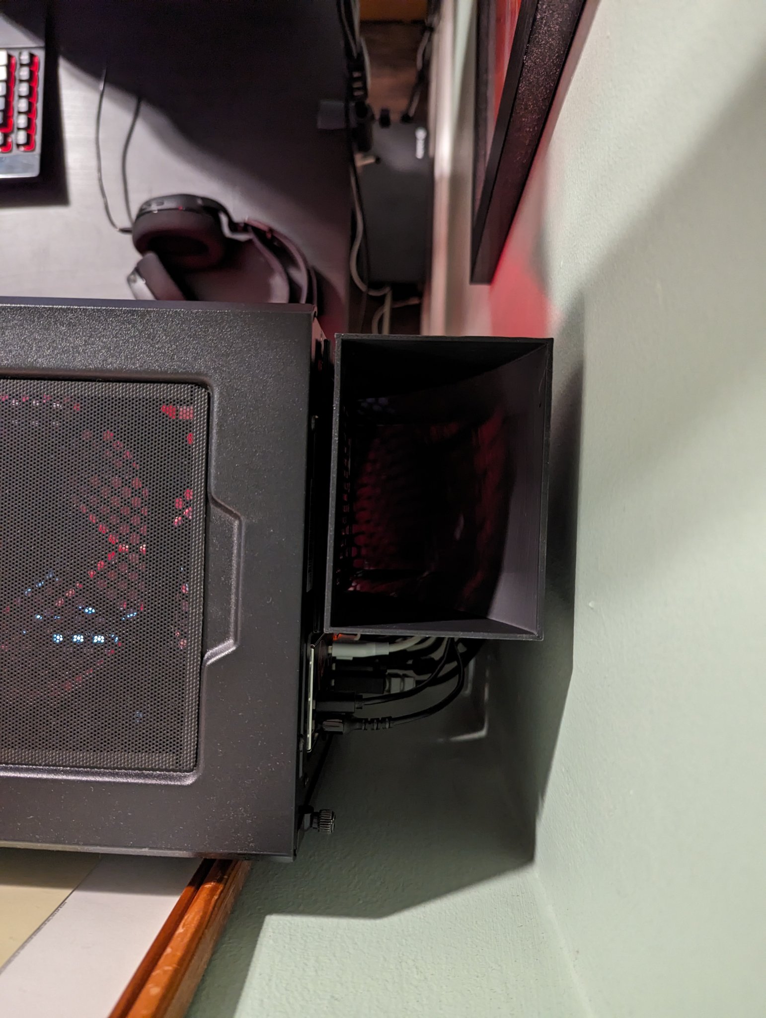 Hệ thống thoát khí phía sau cho case Phanteks Eclipse P400