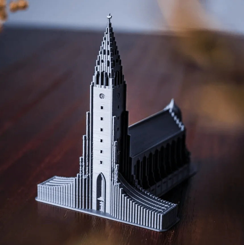 Nhà thờ Hallgrímskirkja tại Reykjavik, Iceland