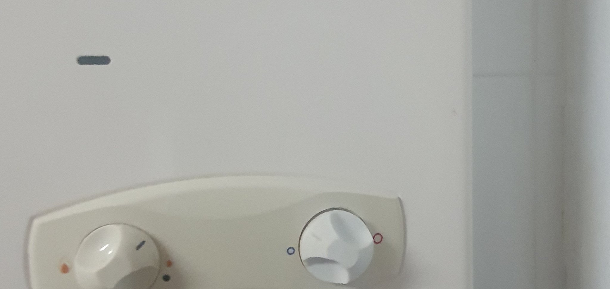 Vòi điều chỉnh nước và gas cho bình nóng lạnh Cointra