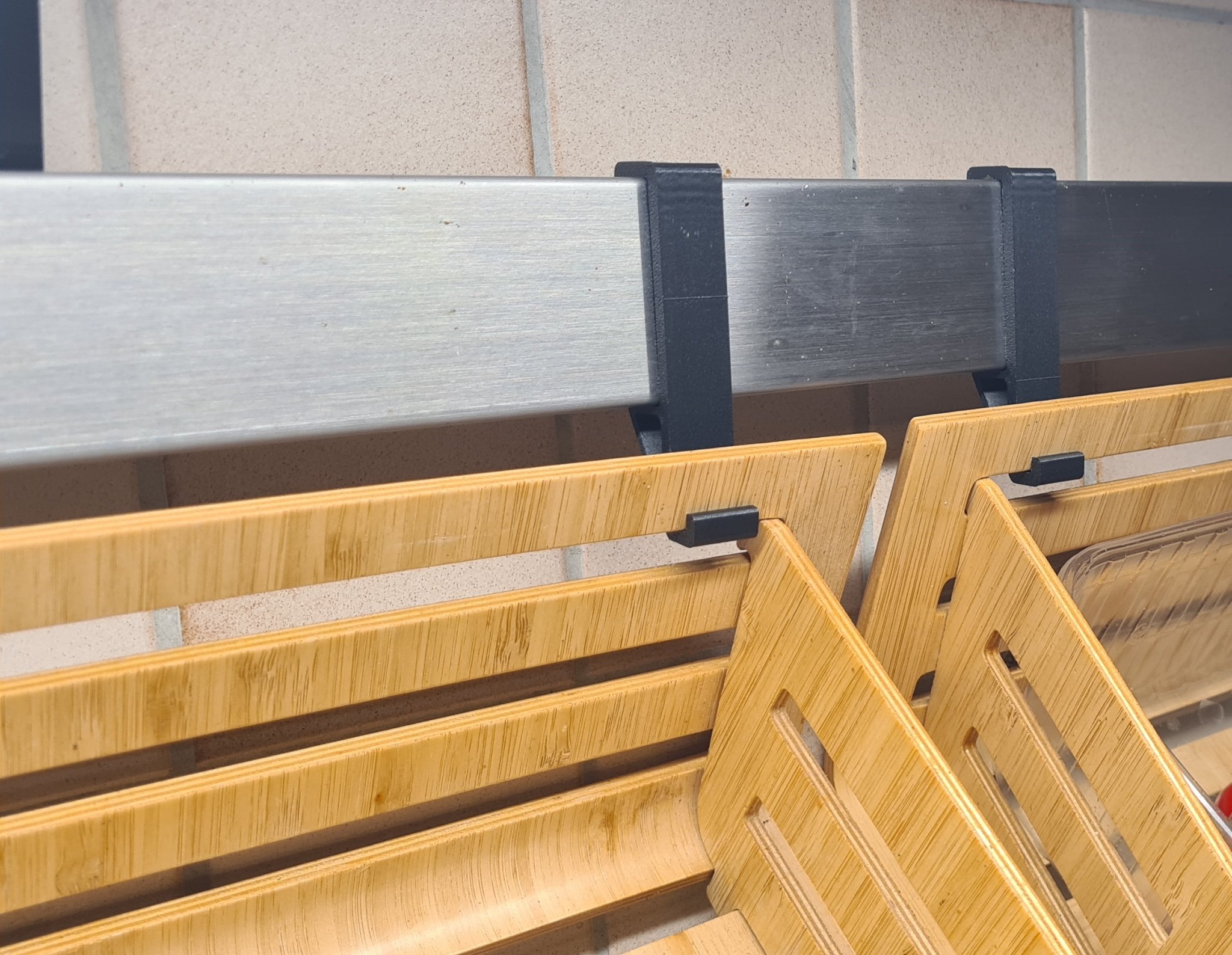 Móc giữ cho băng bếp kiểu captive dài 45mm