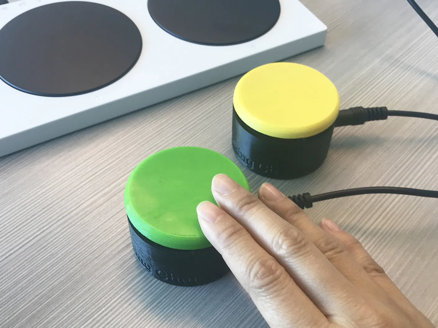 Công tắc tiếp cận MMC60 cho người khuyết tật vận động