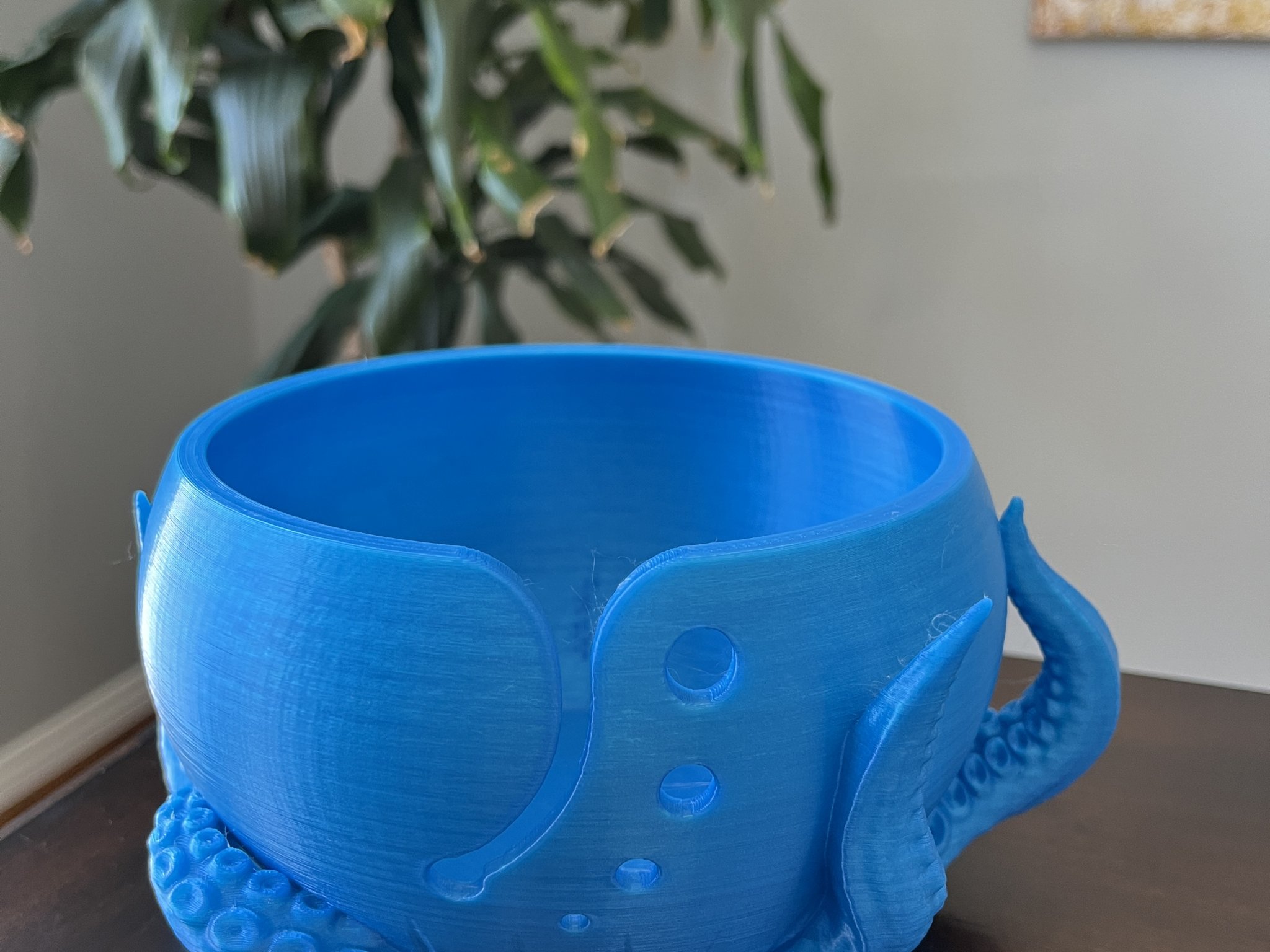 Bát len hình xúc tu độc đáo cho người đam mê đan len