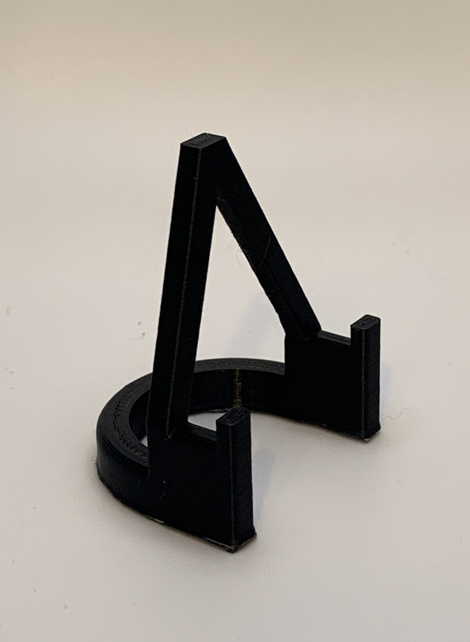 Giá đỡ biểu tượng 3D AXM đẹp mắt