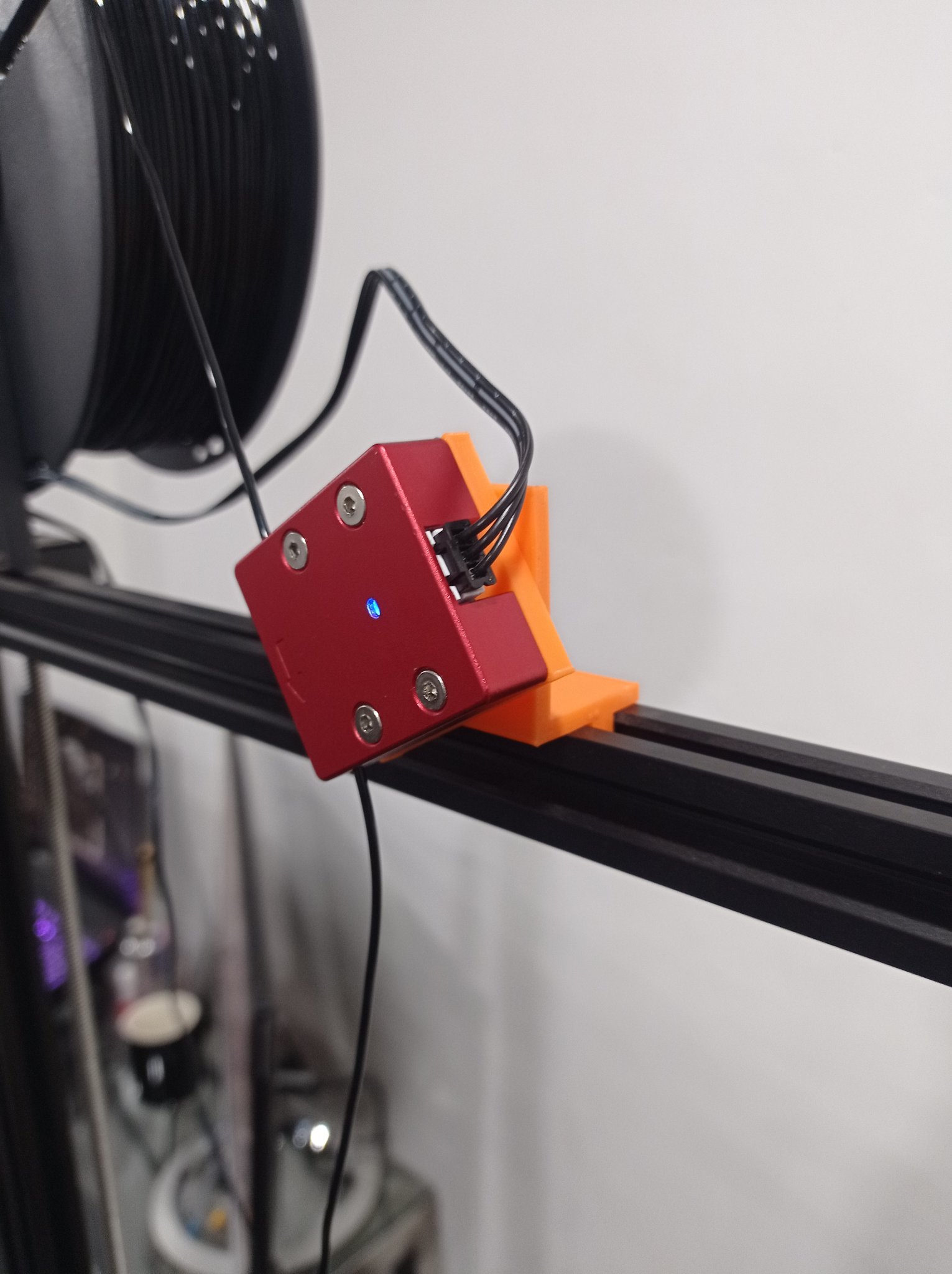 Cảm biến chạy hết filament CR 10 Max gắn trên máy in 3D