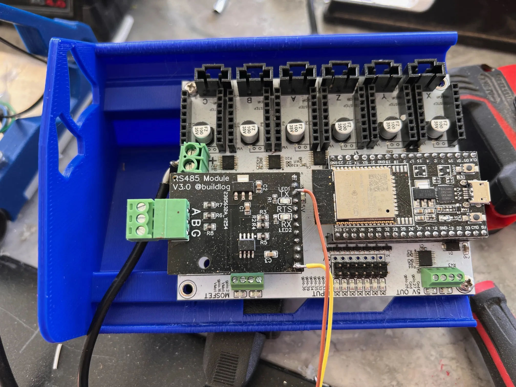 Hộp Jackpot V1 với không gian 25mm cho các mô-đun bổ sung