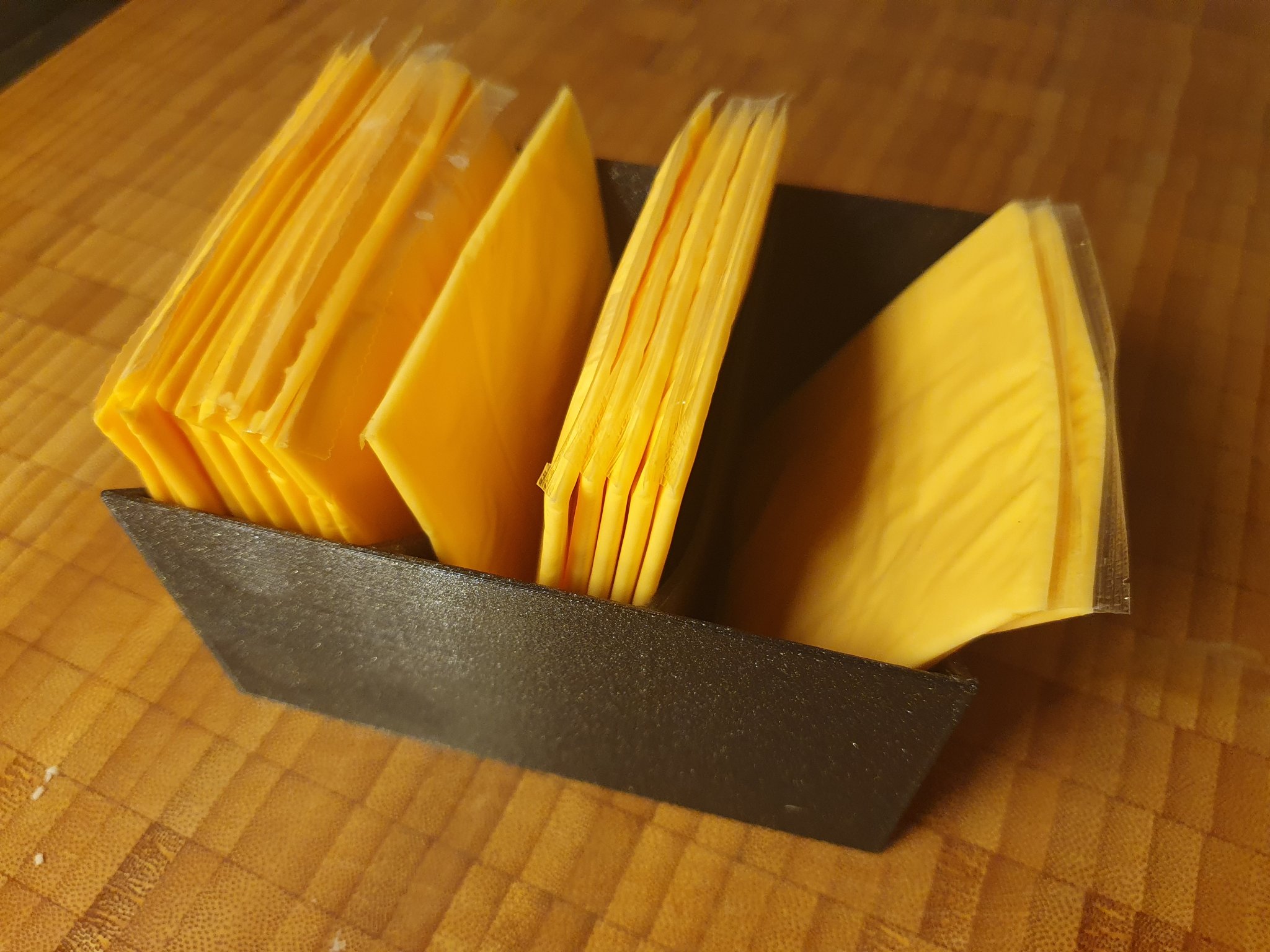 Giá đỡ phô mai tan chảy cho tủ lạnh