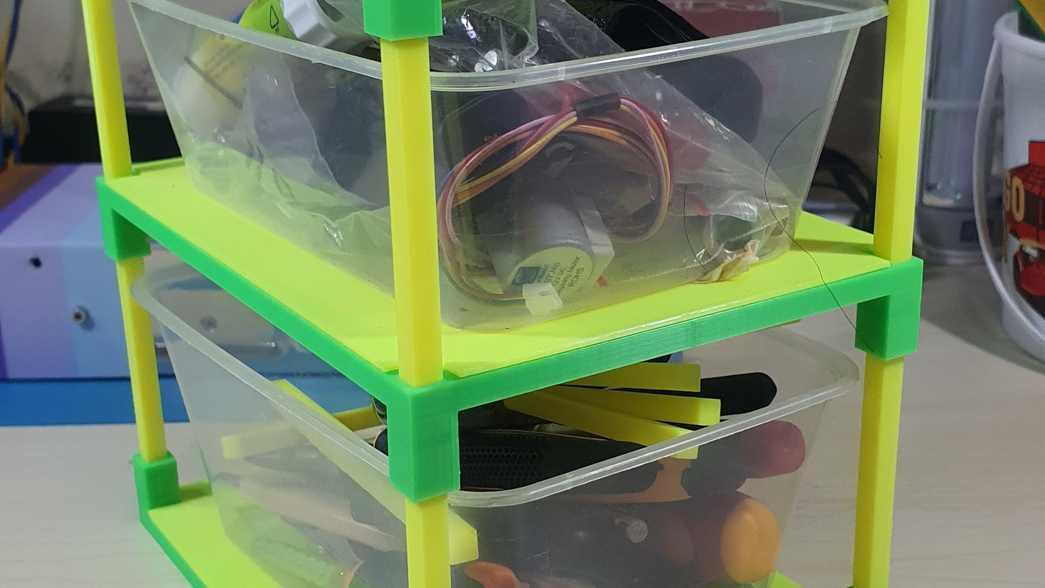 Giá đỡ mini xếp chồng cơ bản cho đồ dùng gia đình