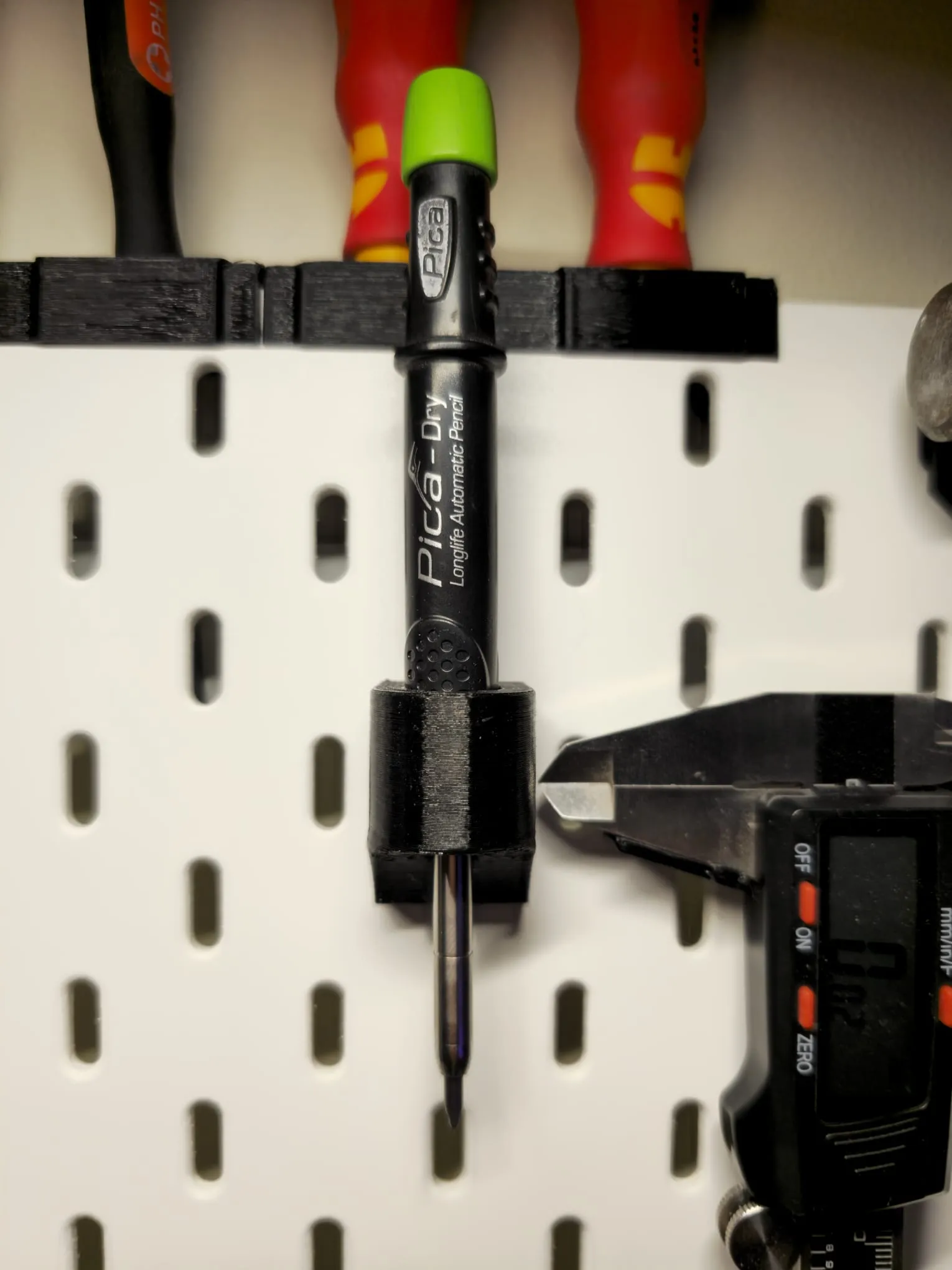 Giá đỡ bút Pica-Dry cho hệ thống Skadis của Ikea