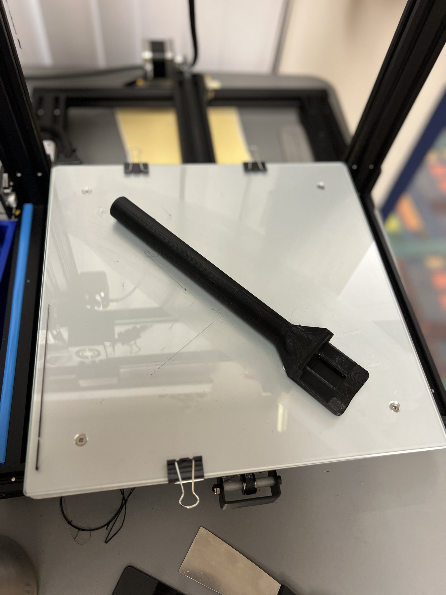 Giá đỡ micro Rode mảnh mai cho tin tức trường học