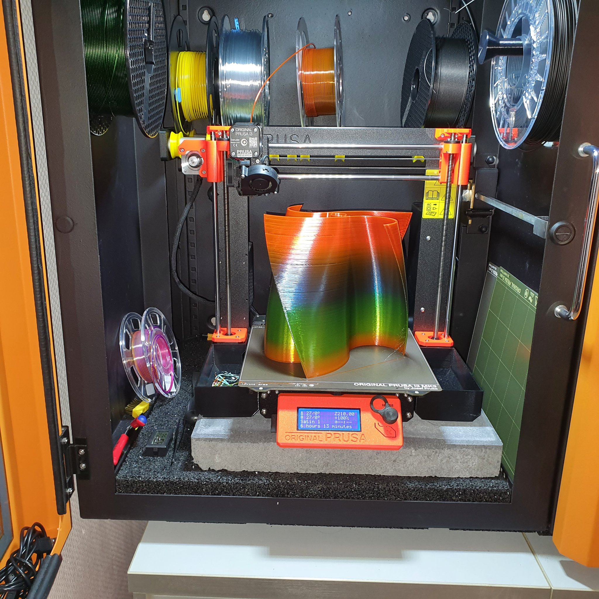 Vật trang trí vườn xoay AeroArt Garden Twirl phong cách Ugrinsky