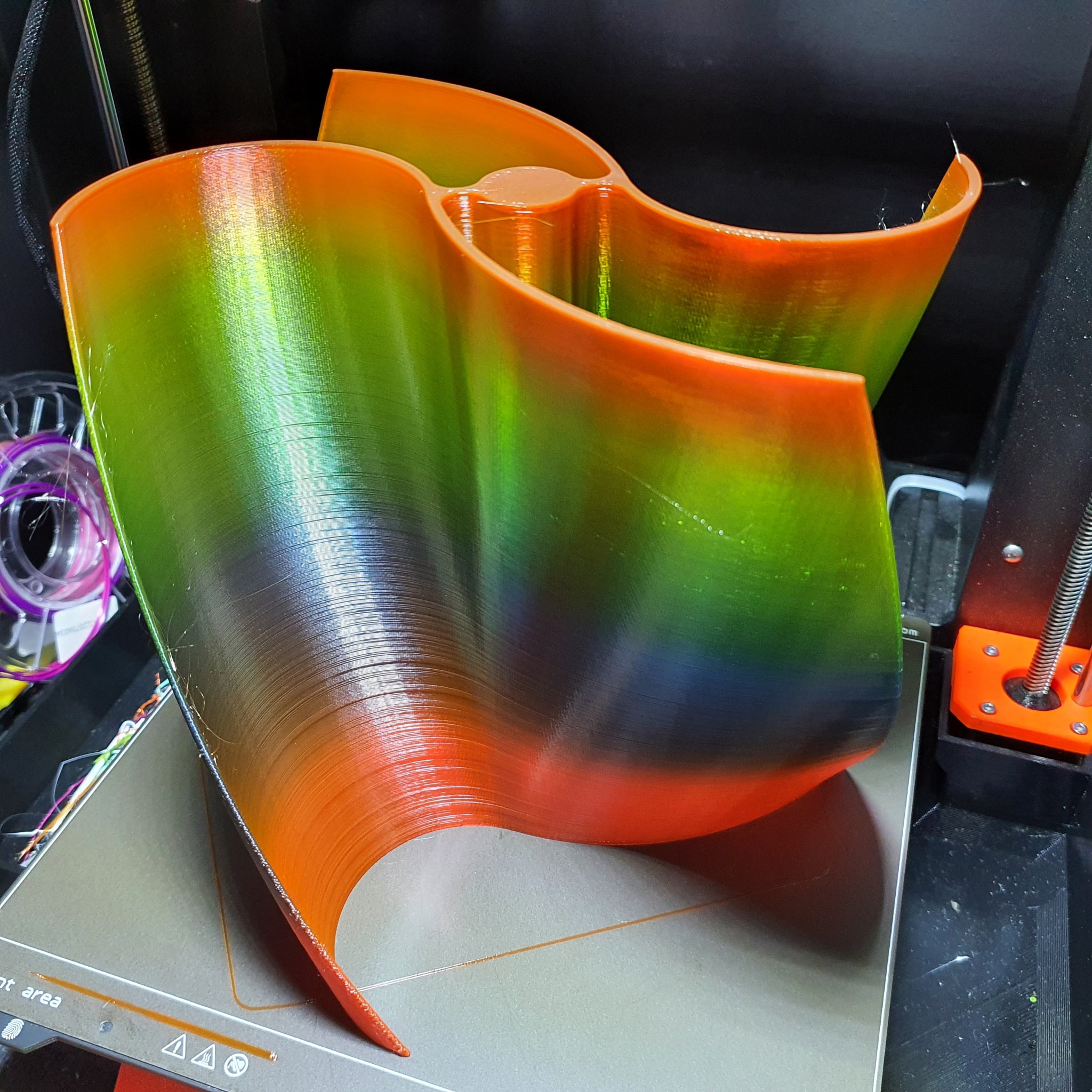 Vật trang trí vườn xoay AeroArt Garden Twirl phong cách Ugrinsky