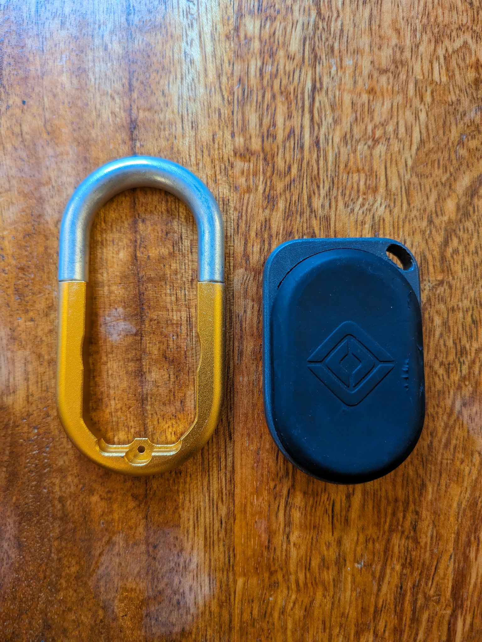 Vỏ khóa thông minh cho Rivian