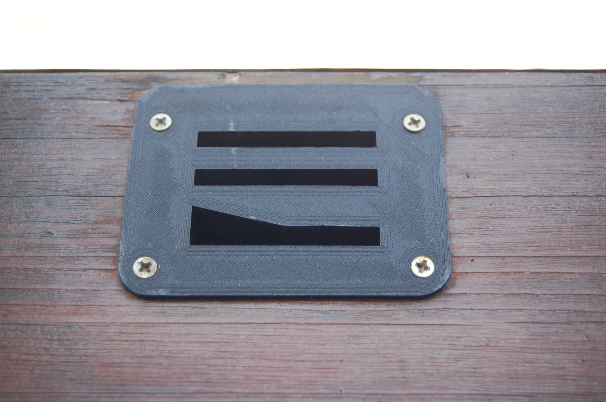 Bản thay thế khóa cho cửa sổ mái "Roto