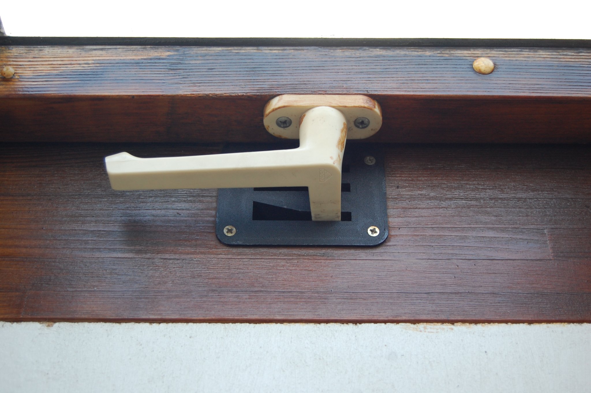 Bản thay thế khóa cho cửa sổ mái "Roto