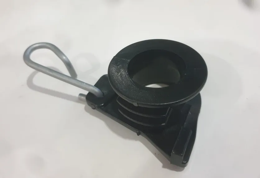 Giá đỡ cáp quang gắn trên cột