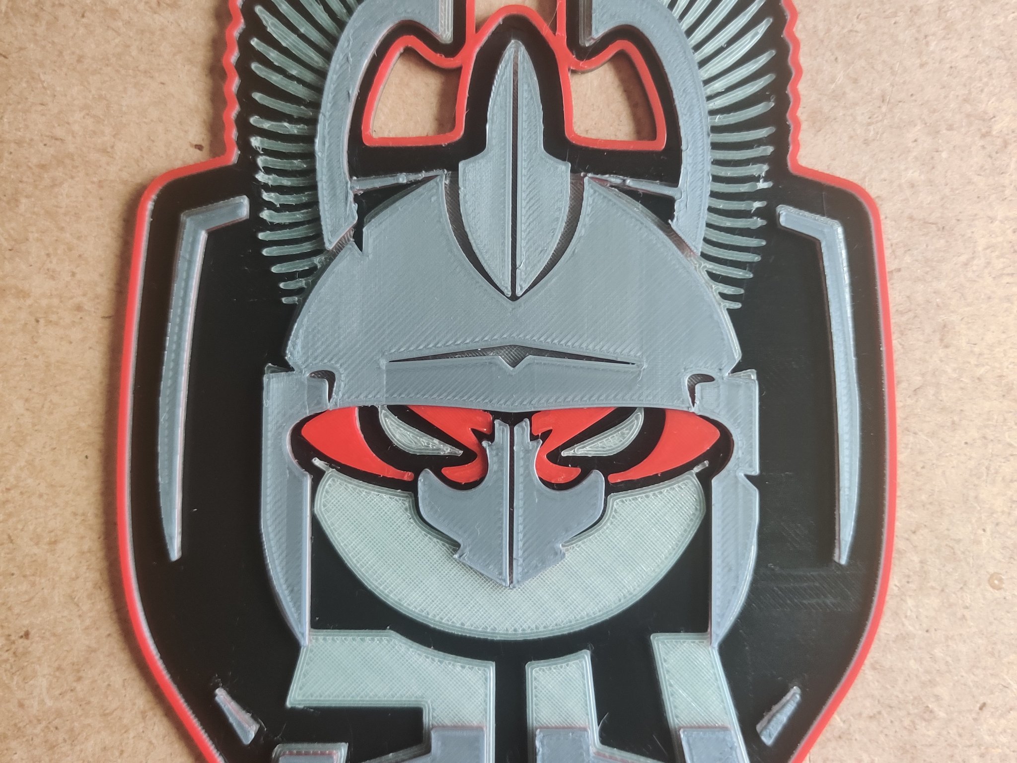 Biểu tượng đội CTF P4 với hiệu ứng phát sáng trong bóng tối