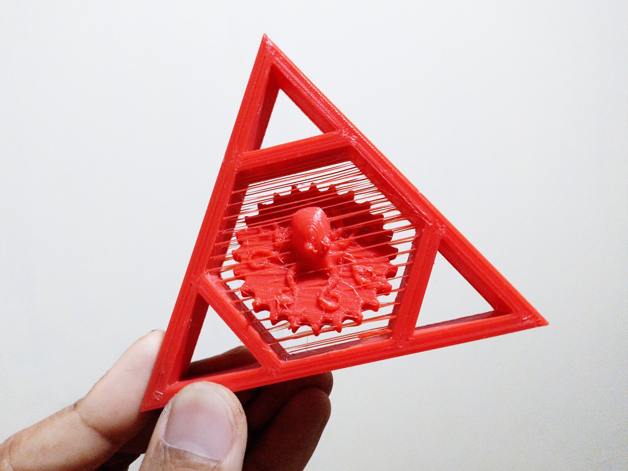 Biểu tượng LULZBOT treo nghệ thuật dây thừng