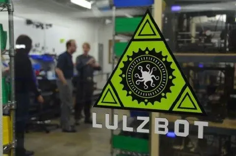 Biểu tượng LULZBOT treo nghệ thuật dây thừng