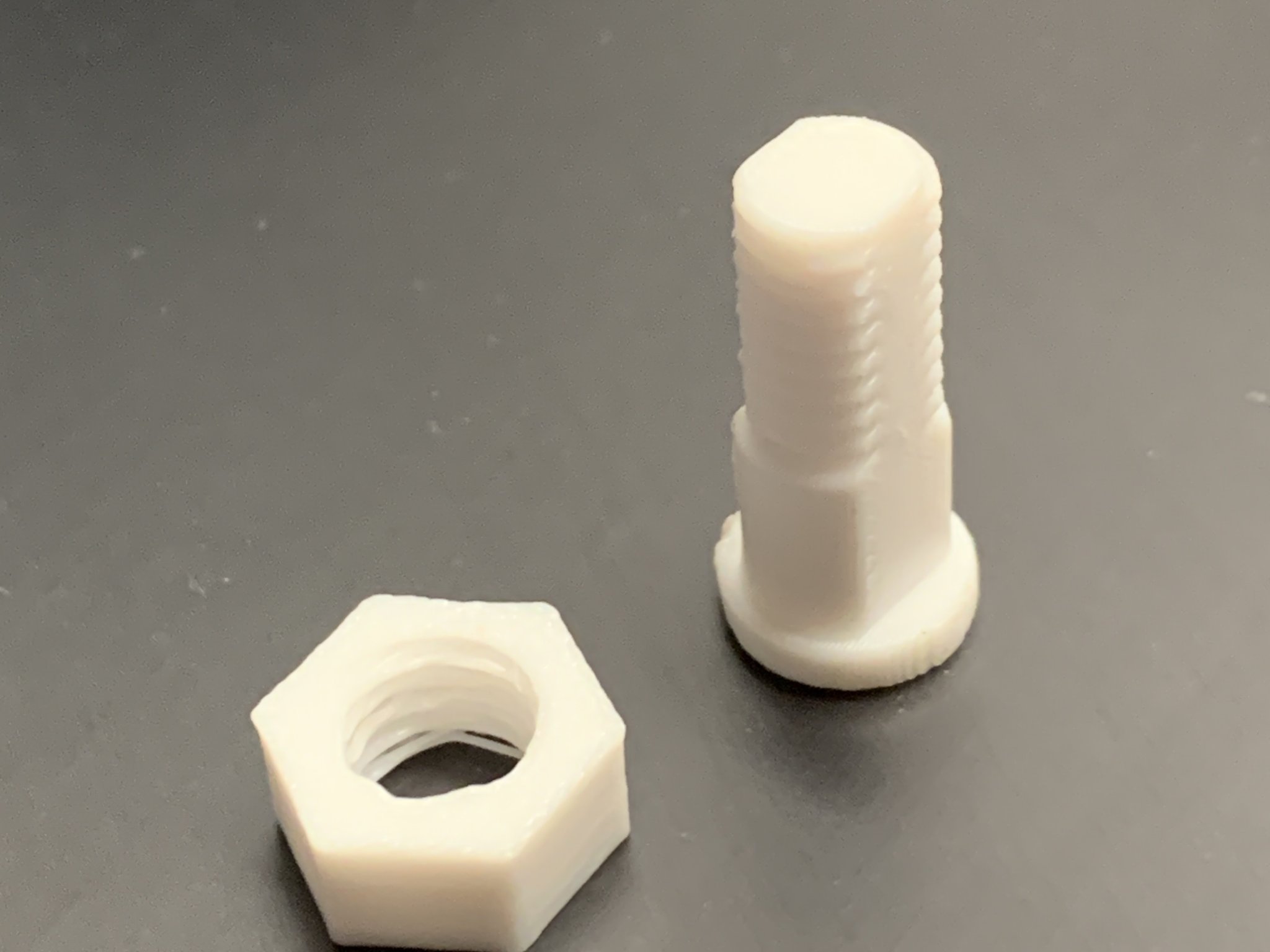 Vít và đai ốc gắn lỗ khóa