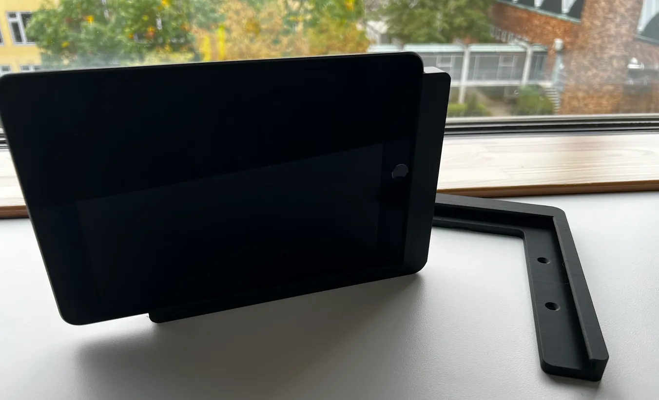 Giá đỡ tường cho iPad Mini 4 đơn giản